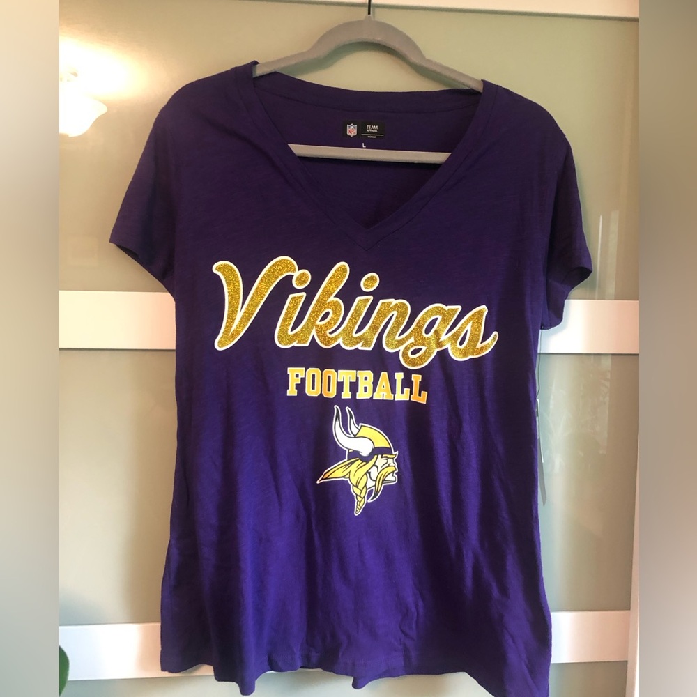 NWT Minnesota Vikings NFL Women's T-Shirt (Large)